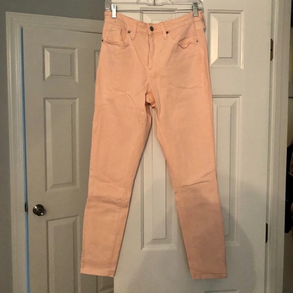 Universal Thread Denim - 🏝🏝Universal Thread High Rise Jeans Size 6🏝🤦‍♀️